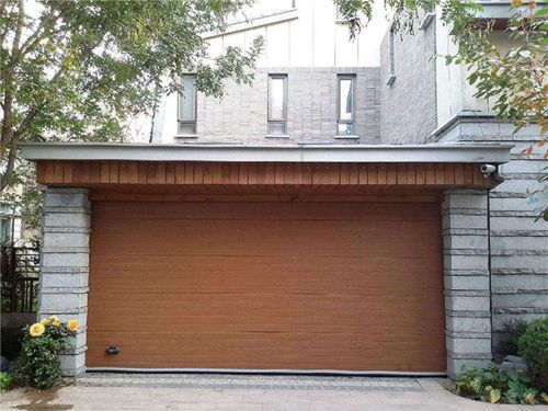 車庫門安裝,專業(yè)生產(chǎn),銷售,上門安裝及維修各種類型的門類產(chǎn)品