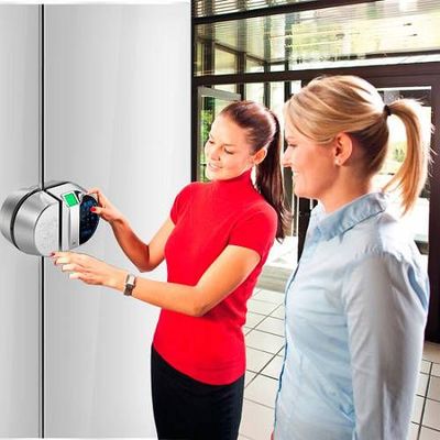 新年伊始 淘寶眾籌準備上狗|玻璃狗|云智能|指紋鎖|淘寶眾籌|愛家家居網 互動體驗式家居門戶 一站式家居企業營銷解決方案