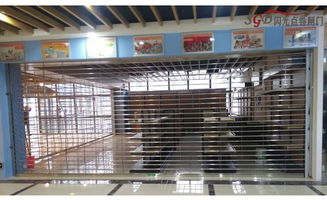 電動(dòng)不銹鋼卷簾門與木制品 現(xiàn)代與自然的完美交融